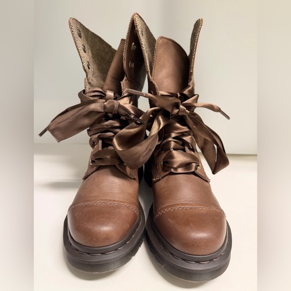 Dr. Martens Doc Aimilita Military Style Boots Dark Brown Ribbon Laces NWOT US 6 - Picture 4 of 10